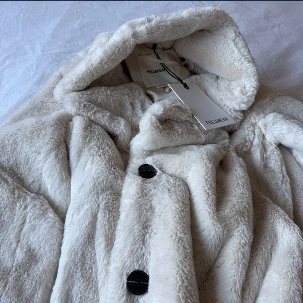 Pull&Bear Luxe Cream Faux Fur Coat - Plush Winter Statement Piece - New - Small - Picture 10 of 11